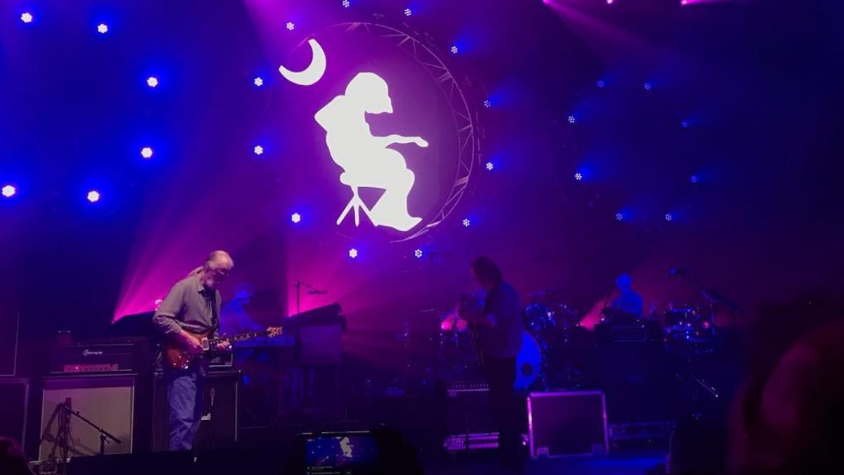 Widespread Panic Offers More Bust Outs & Honors Michael Houser At Milwaukee Finale