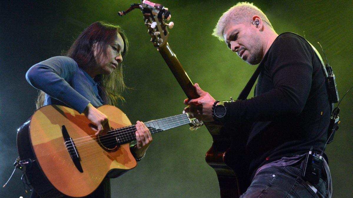 Acoustic Rock Maestros: Rodrigo y Gabriela Bring Tour To The Capitol Theatre - Photos