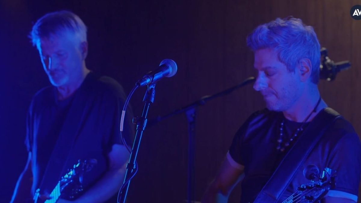 Pro-Shot Video: Mike Gordon Leads Band On 'AVC Sessions' Performance