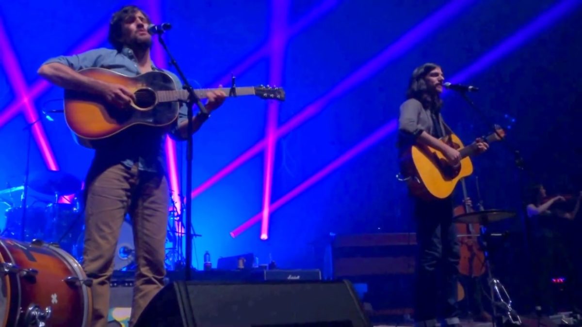 The Avett Brothers Dust Off Rarities & Randy Travis Cover In Chicago