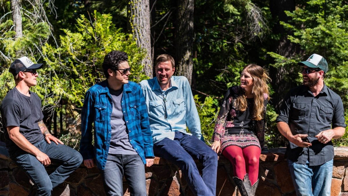 Exclusive Video Premiere: Dead Winter Carpenters Share New Single Featuring Jackie Greene