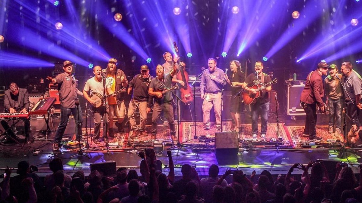 Full Shows Audio: May Erlewine, Mike Lynch & Crew Members Join Greensky Bluegrass In Kalamazoo