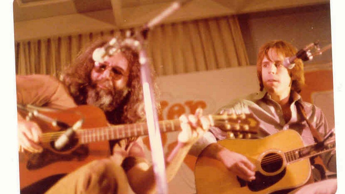 A Look At Bob Weir Band's 1978 Acoustic Show Featuring Most Of The Grateful Dead