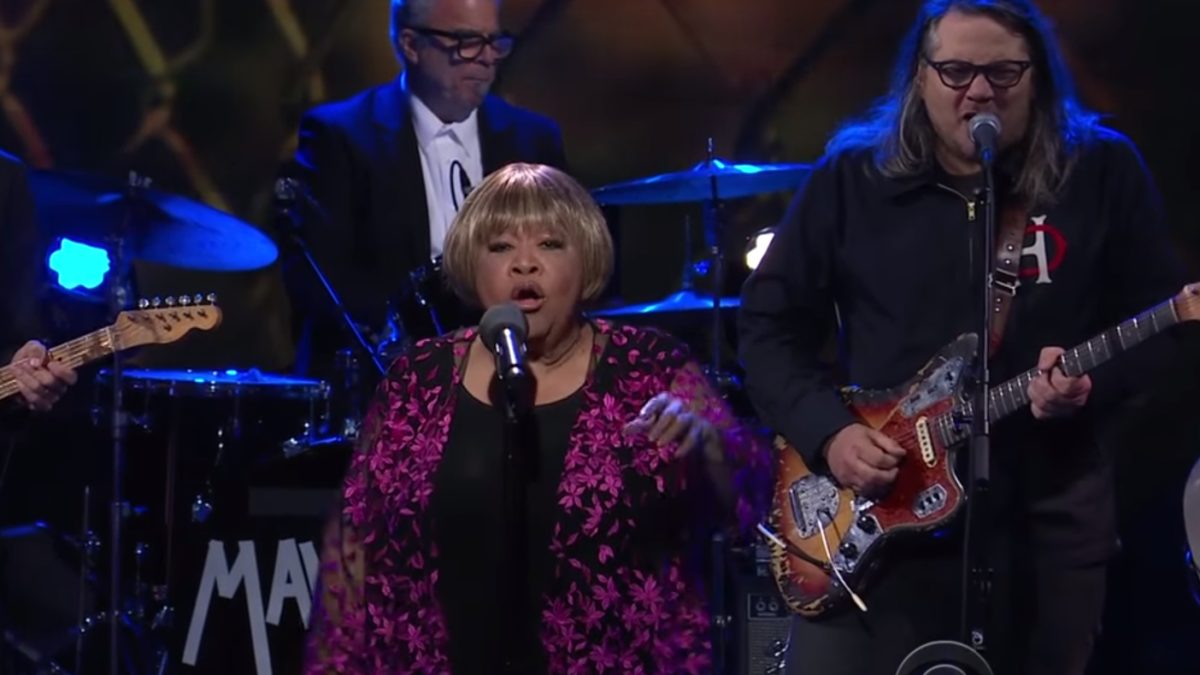 Mavis Staples Performs on ‘The Late Show’