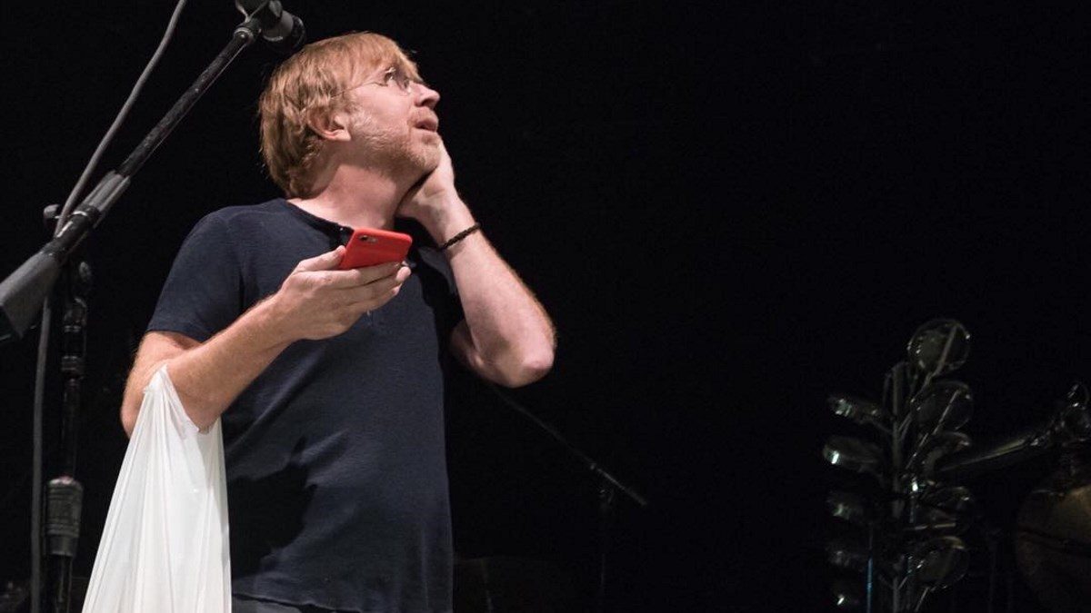 Trey Anastasio Recreates Meme'd Photo On Halloween In Los Angeles