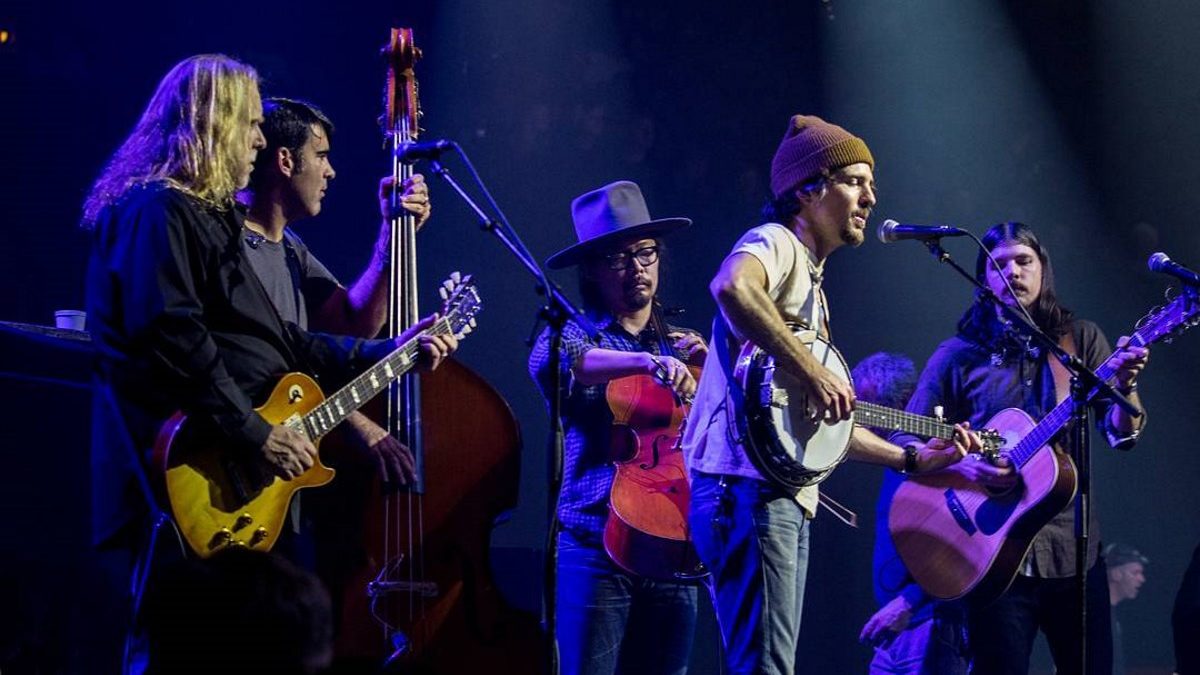 Warren Haynes Hosts 29th Annual Christmas Jam: Recap, Setlist & Videos