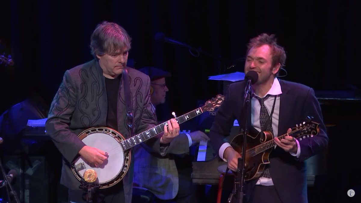 Bon Iver, Bela Fleck & Abigail Washburn Appear On ‘The Chris Thile Show’