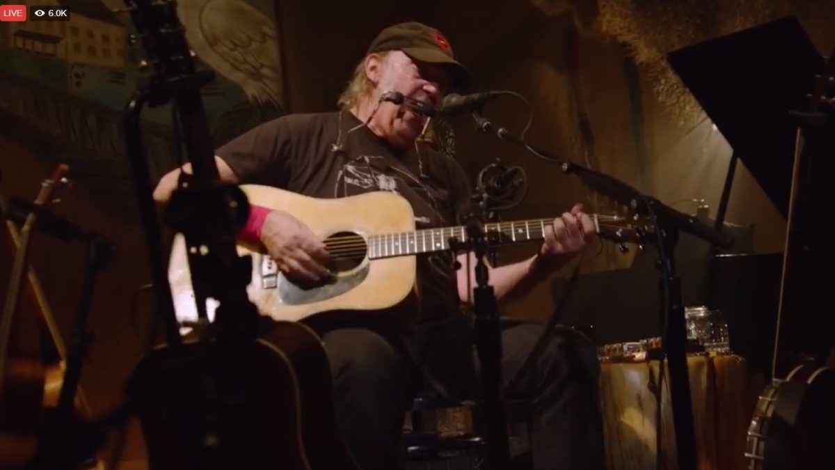 Neil Young Mixes Beloved Songs, New Material & Rarities At Hometown Show