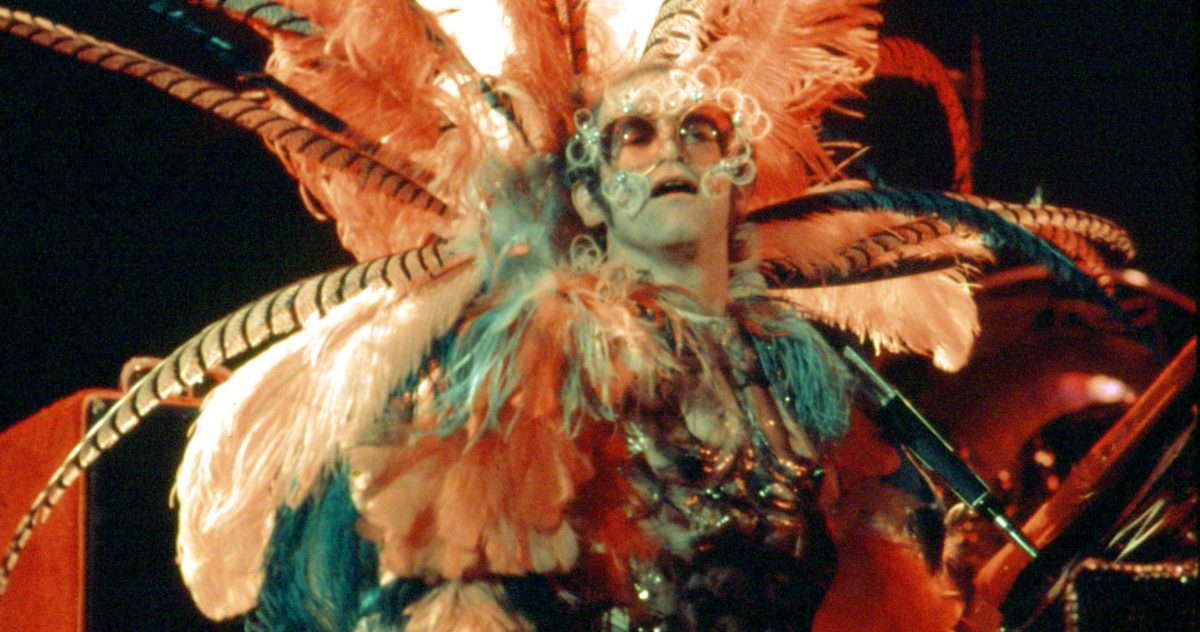 Elton John Live Press Crop 1
