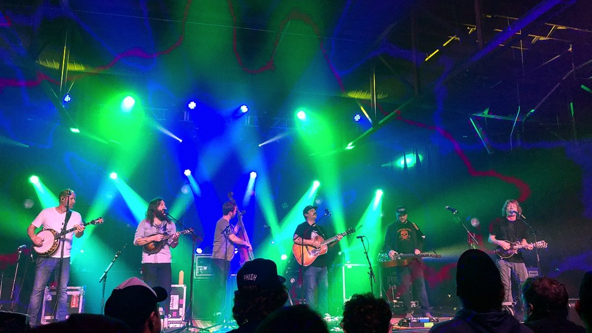 Greensky Bluegrass Welcomes Sam Bush & Billy Strings In Nashville