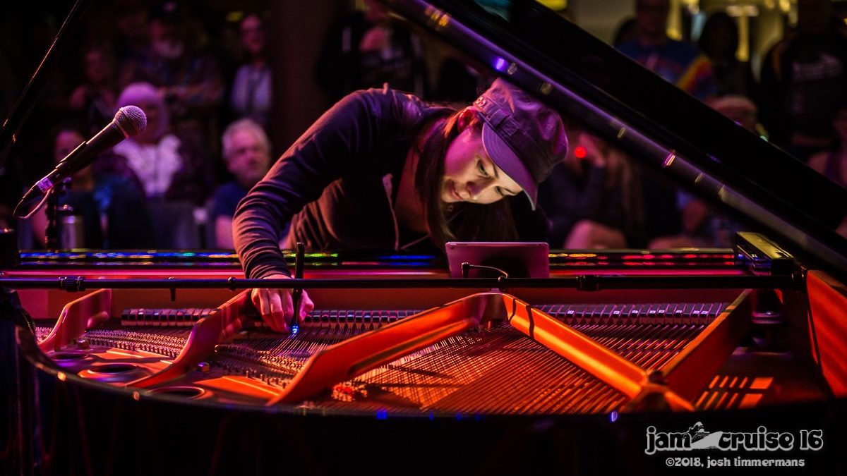 Holly Bowling Announces 2018 Fall Tour