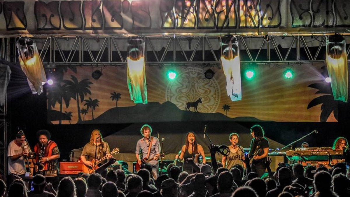 Gov't Mule Welcomes Guests & Goes Heavy On Covers For Island Exodus Opening Night