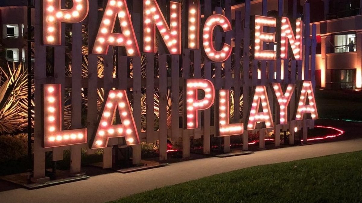 Severe Weather Forces Widespread Panic Cut Night One Of Panic En La Playa Short