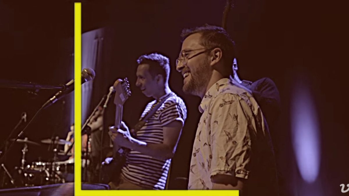 Pro-Shot: Vulfpeck Audience Sings Along To Instrumental In Dublin