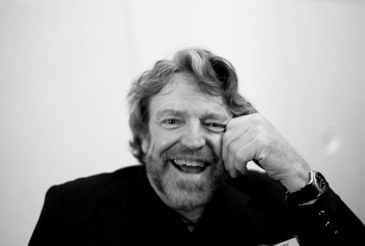 2048px-John_Perry_Barlow