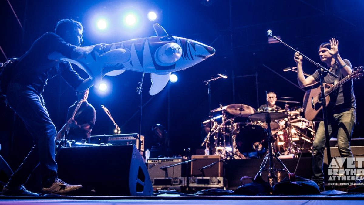 The Avett Brothers Bust Out John Denver Cover With Ketch Secor In Mexico
