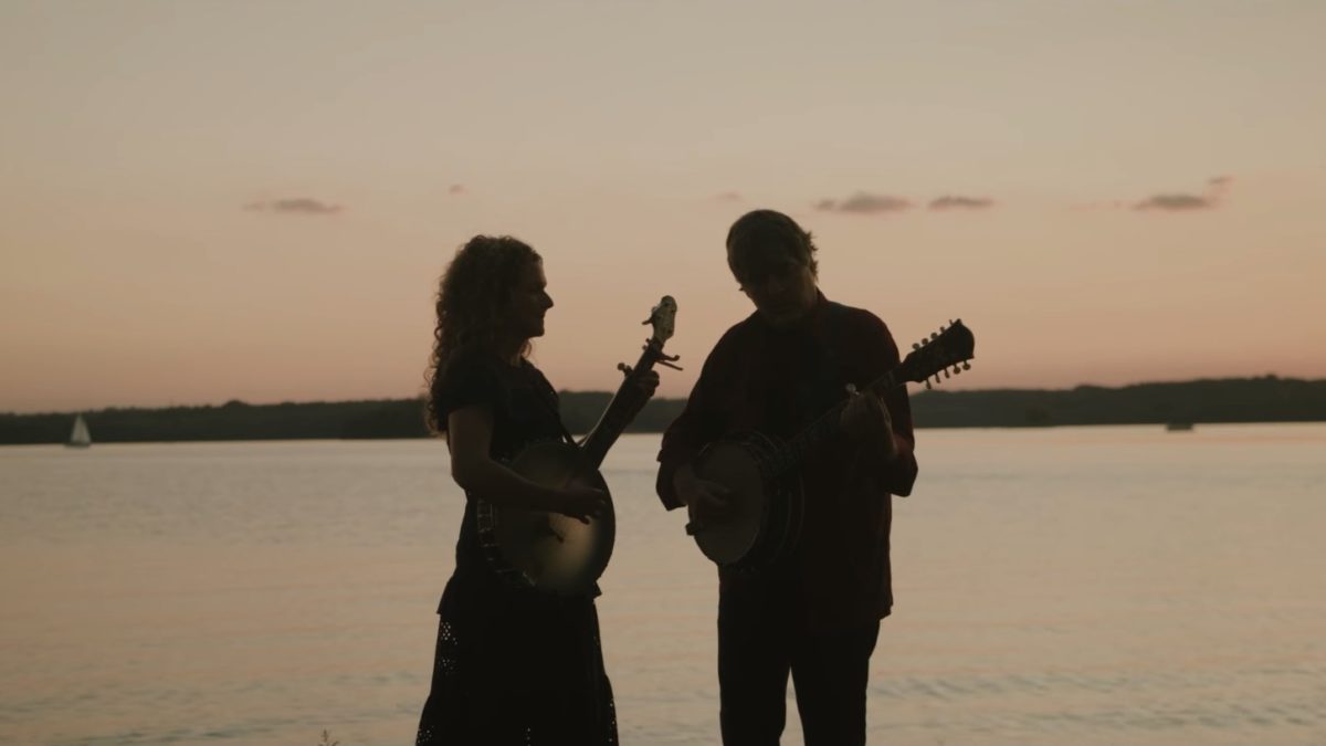 Bela Fleck & Abigail Washburn Share 'Let It Go' Video