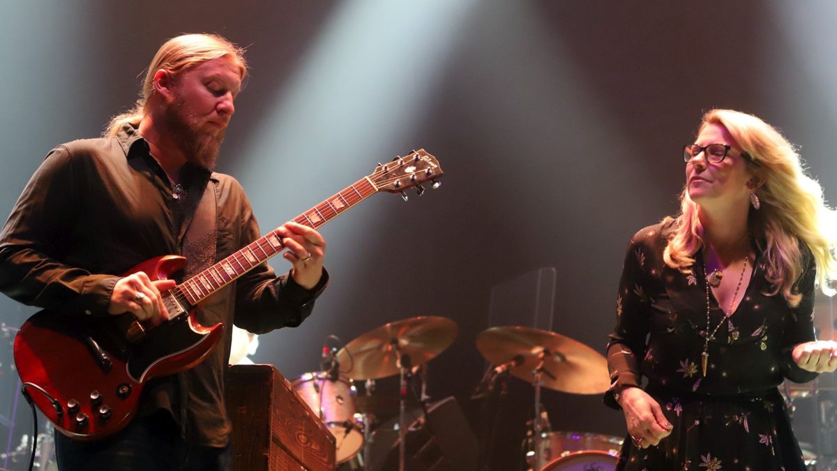 Tedeschi Trucks Band Closes Out Capitol Theatre Run - Full Show Pro-Shot Video, Photos & Setlist