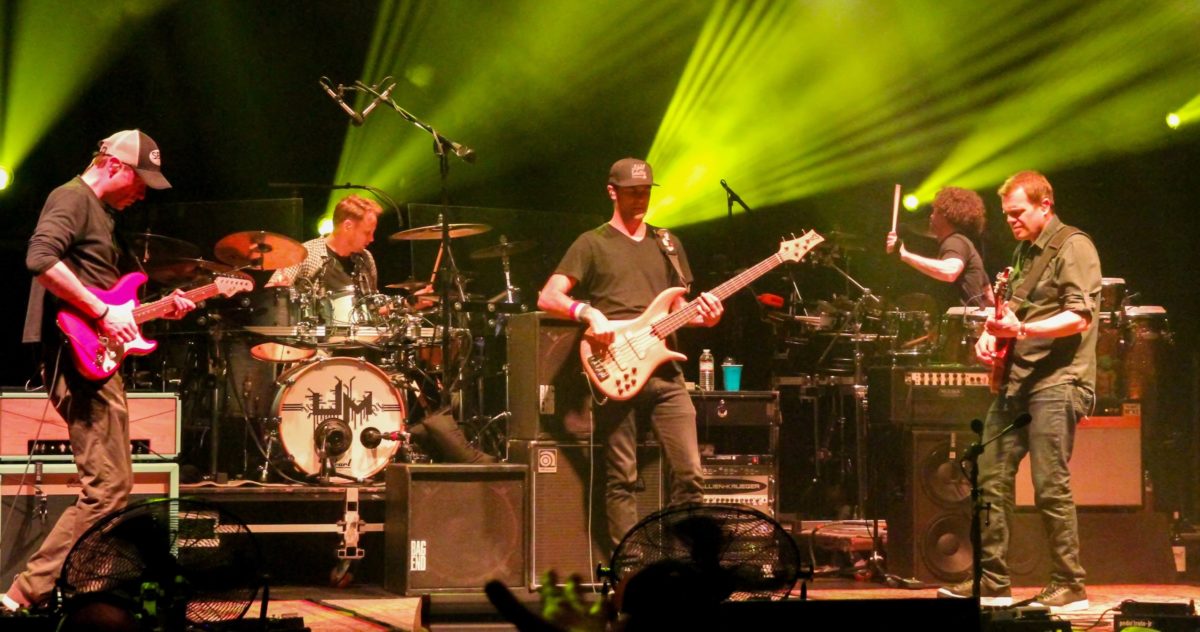 Umphreys Los Angeles Crop Chapman