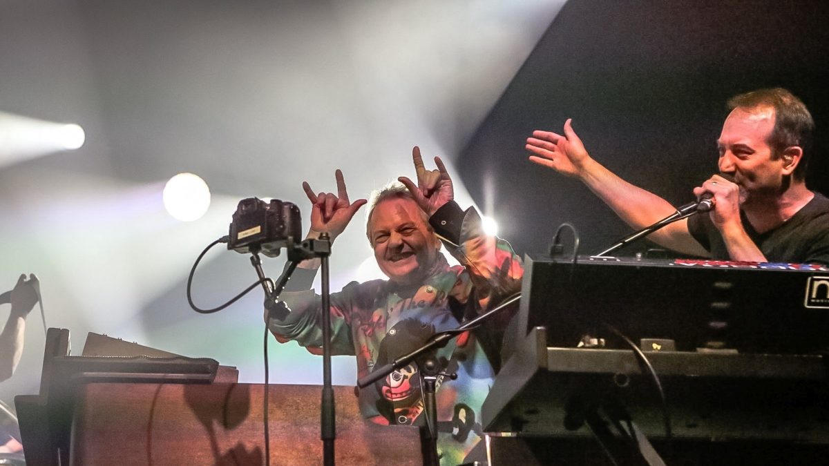 Umphrey's McGee Welcomes Spinal Tap Keyboardist Viv Savage In Oakland