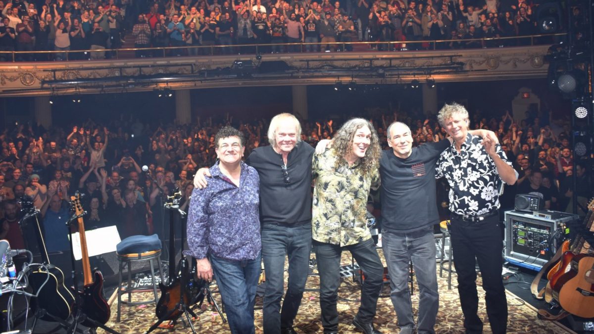 'Weird Al' Yankovic Makes Guitar Playing Debut At Apollo Theater