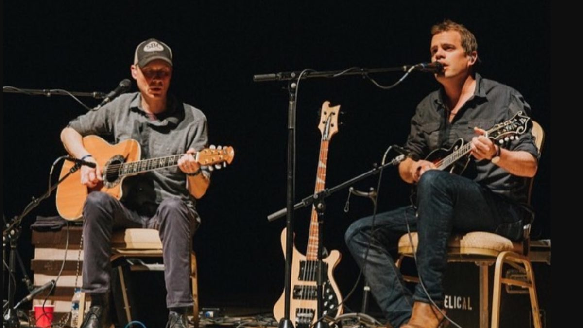 Jake Cinninger & Brendan Bayliss Of Umphrey’s McGee Perform Acoustic In South Bend