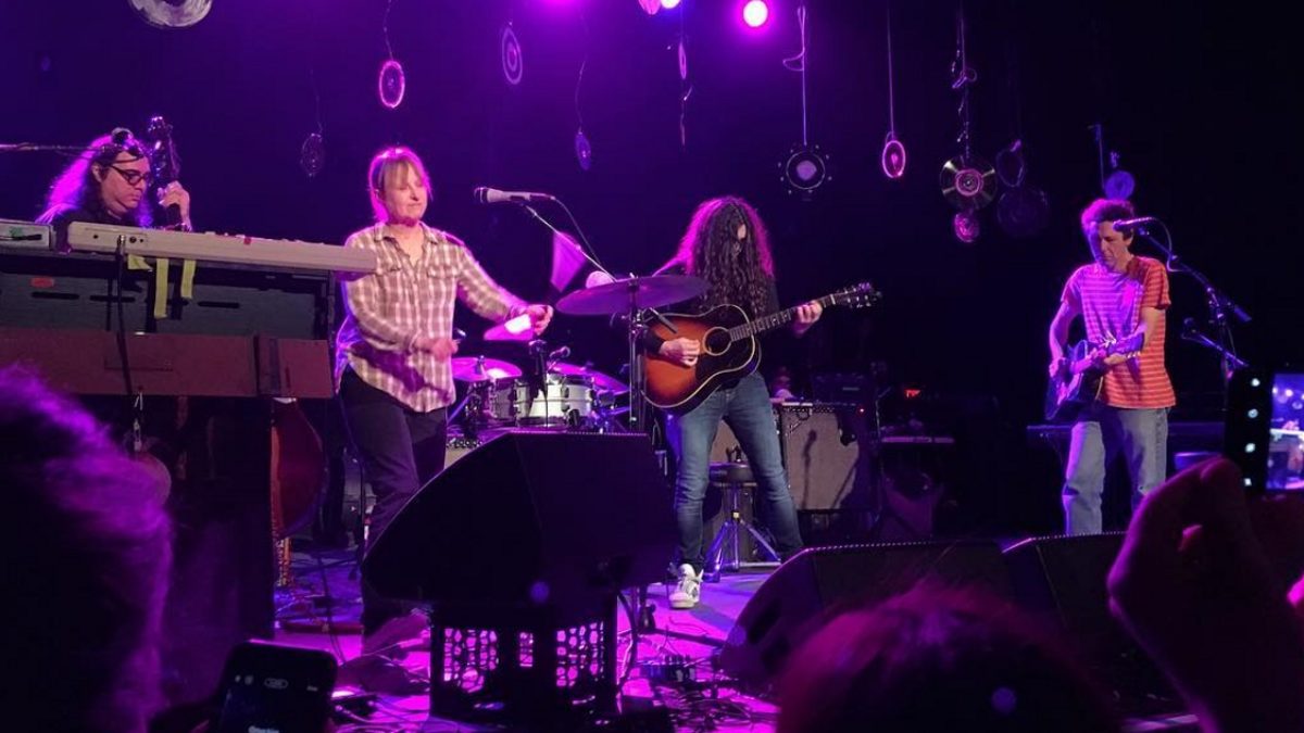 Kurt Vile Joins Yo La Tengo On The Cure Cover In Philadelphia