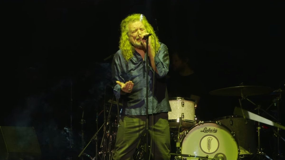 Pro-Shot Video: Robert Plant & The Sensational Space Shifters Perform ‘The May Queen’