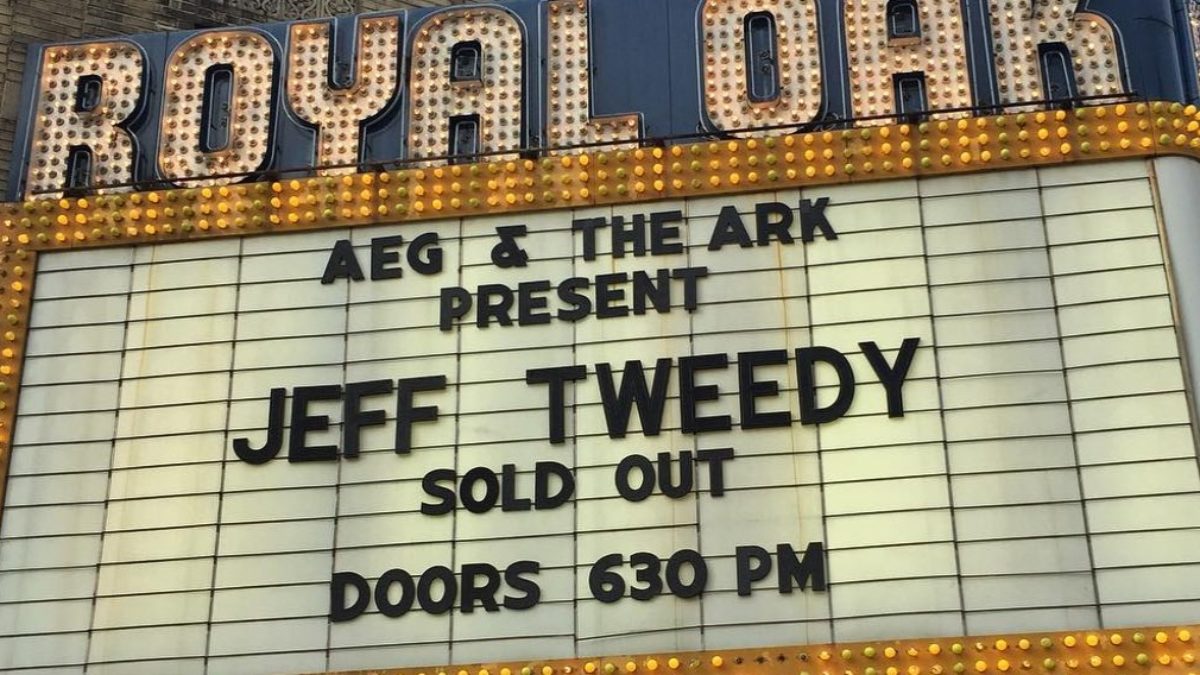 Jeff Tweedy Kicks Off 2018 North American Spring Tour In Royal Oak