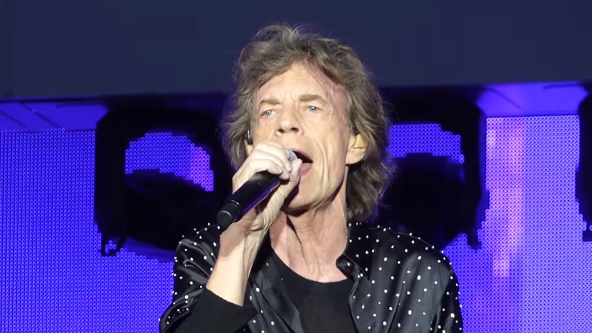 The Rolling Stones Perform 'Fool To Cry' For 1st Time Since 1999