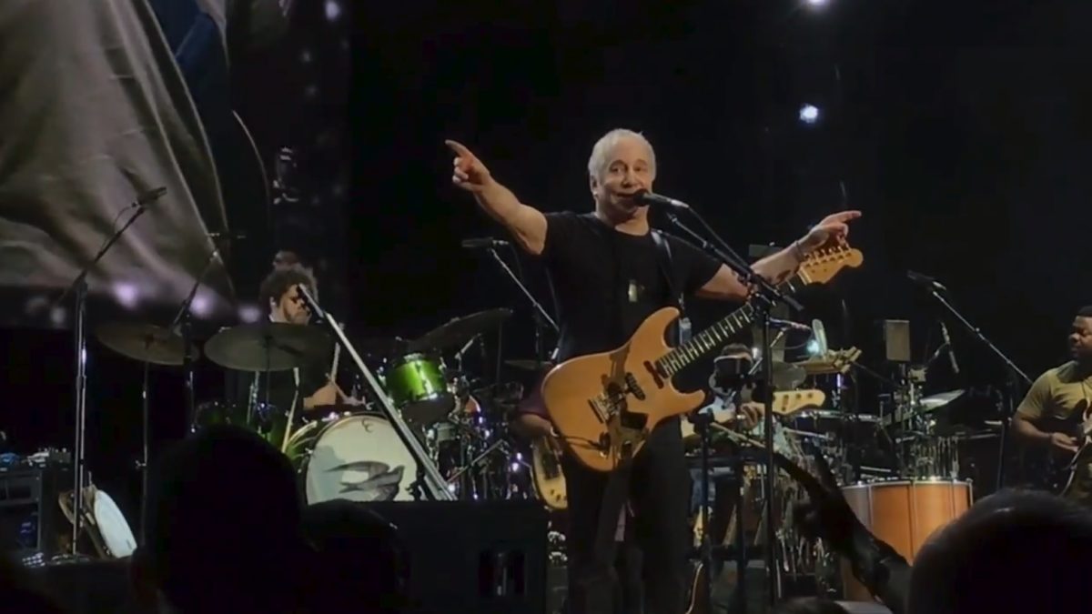 Paul Simon Begins Farewell Tour In Vancouver
