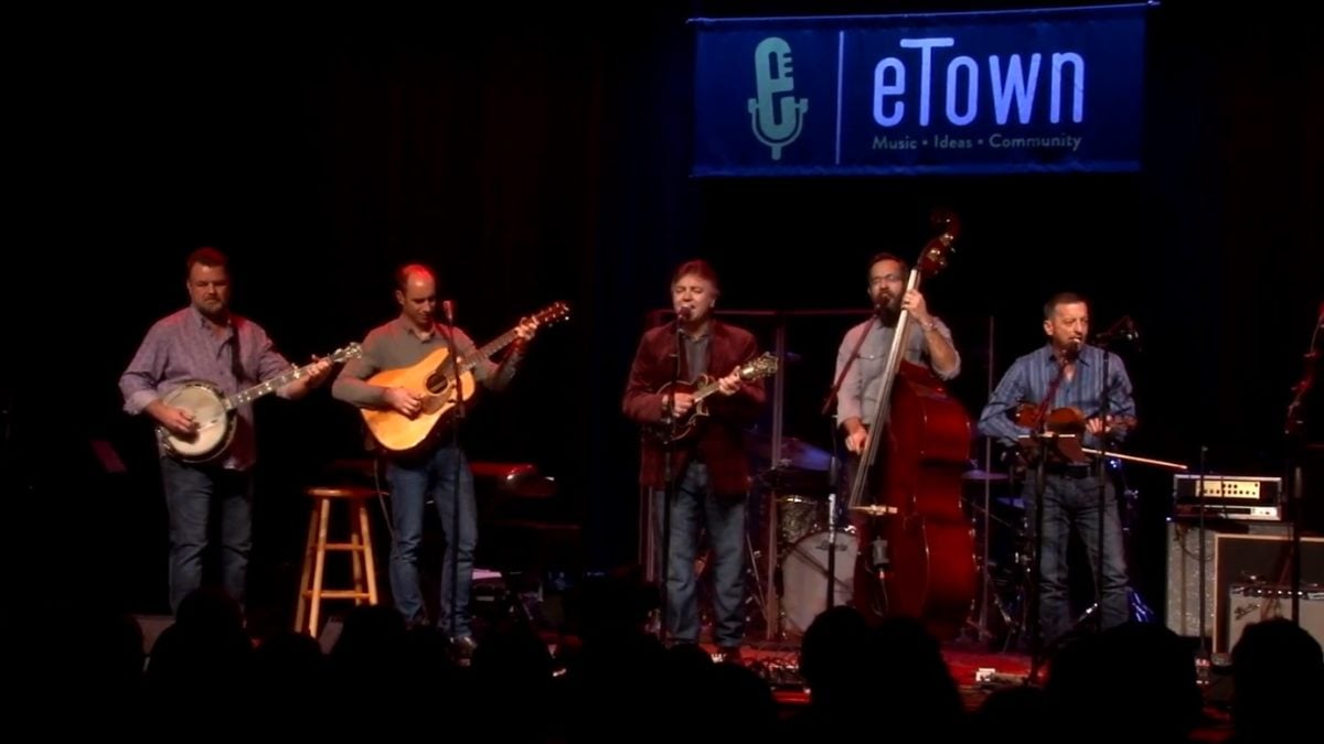 Pro-Shot Videos: The Travelin’ McCourys Perform On eTown