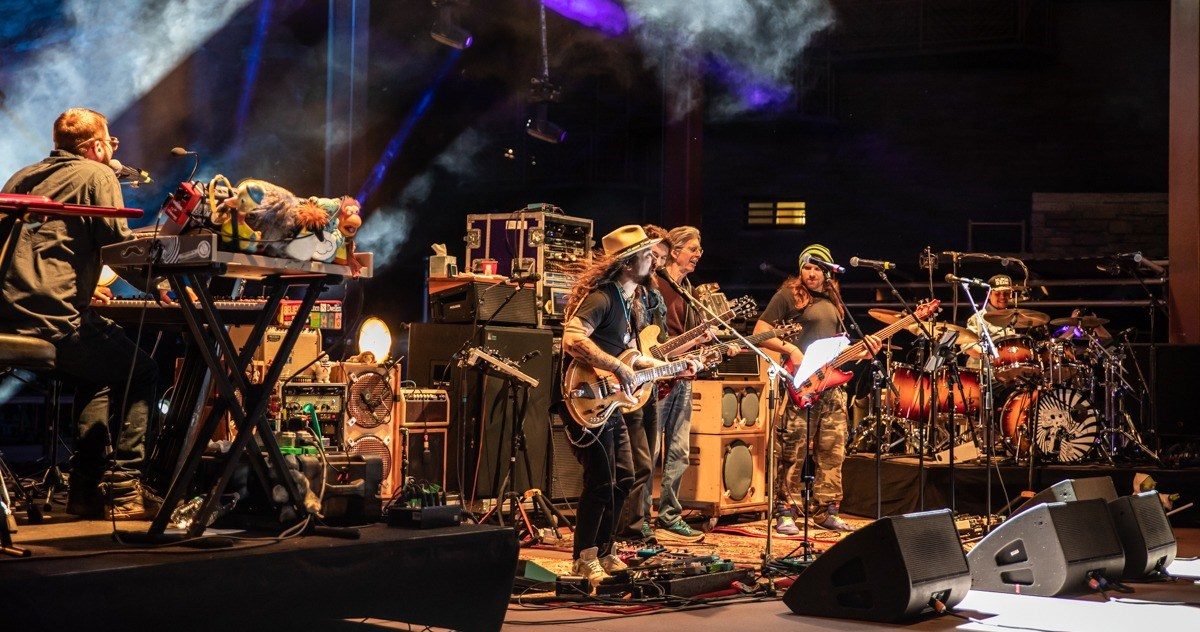 Twiddle Phil Red Rocks 2018 Crop Citone