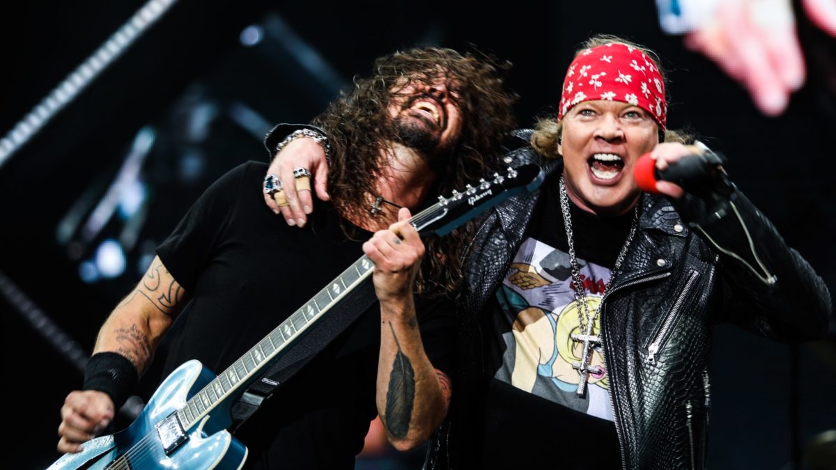 Foo Fighters Welcome Guns N' Roses For 'It's So Easy' In Florence