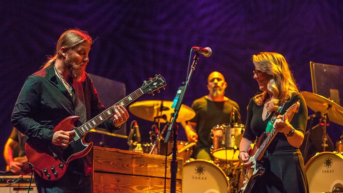 Tedeschi Trucks Band Confirms Openers For 2018 Beacon Theatre Residency