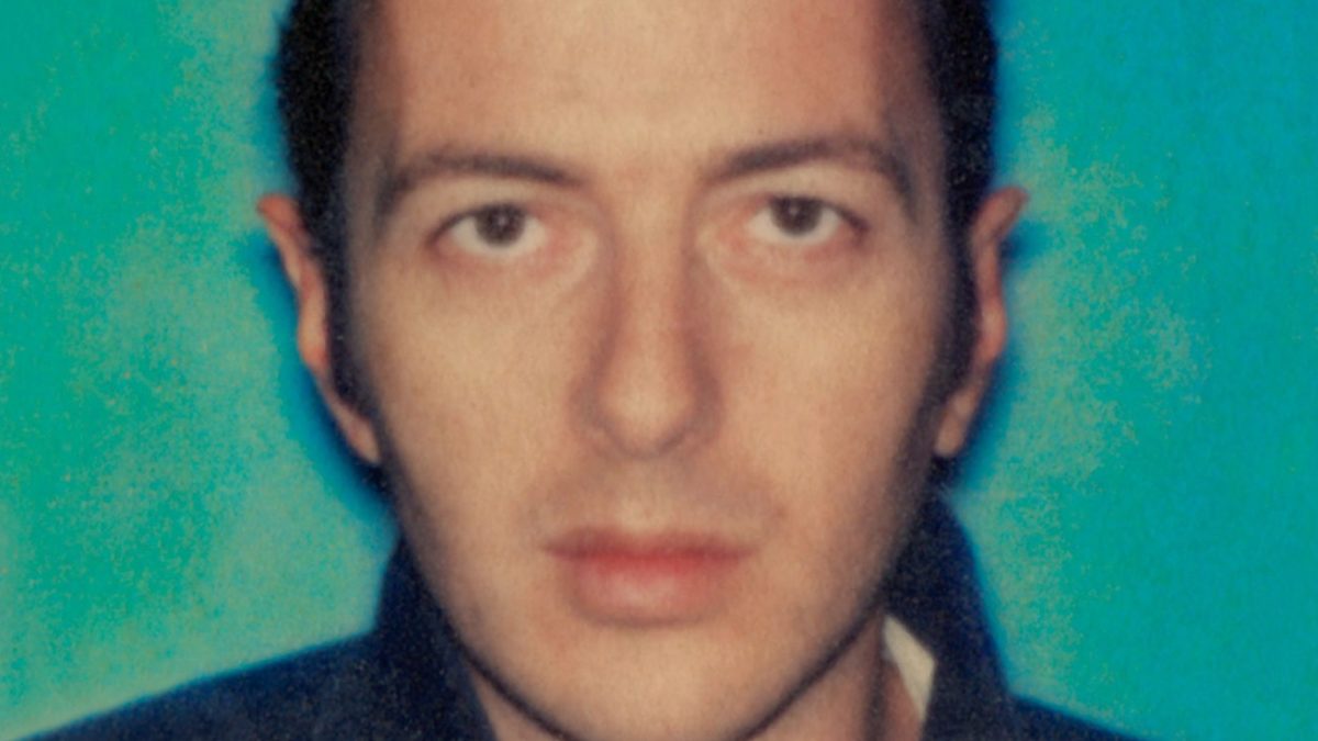 New Joe Strummer Solo Box Set ‘001’ Includes Rare & Unreleased Recordings