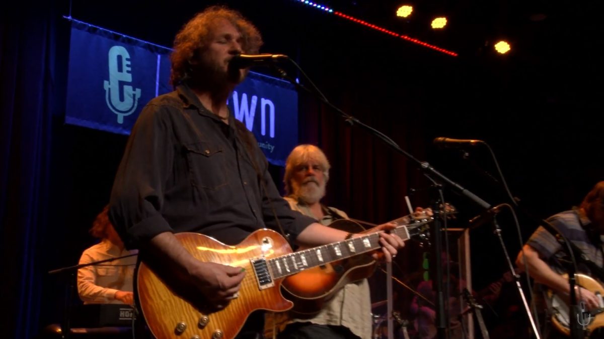 Pro-Shot Videos: Leftover Salmon Performs On eTown