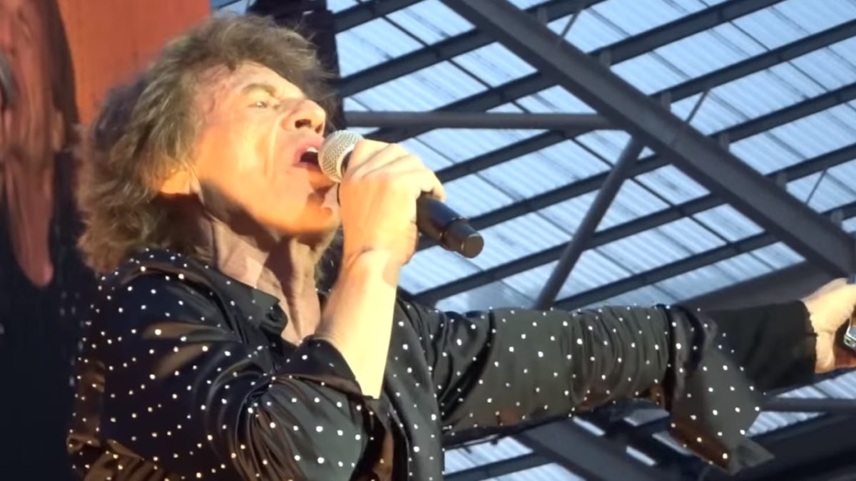 The Rolling Stones Cover ‘Like A Rolling Stone’ In Coventry