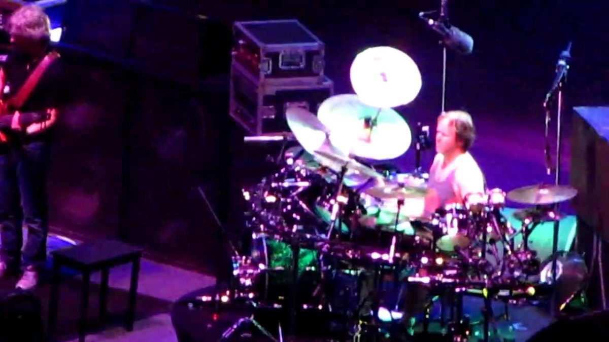 Phish Destiny Unbound 8/18/10 Jones Beach NY