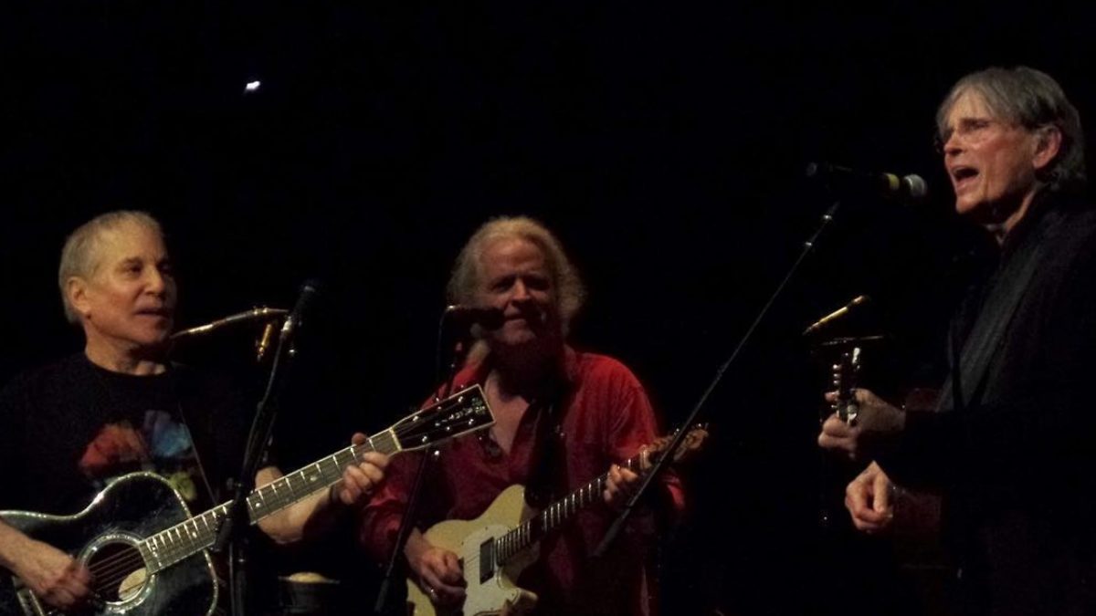 Paul Simon Welcomes Don Everly In Nashville