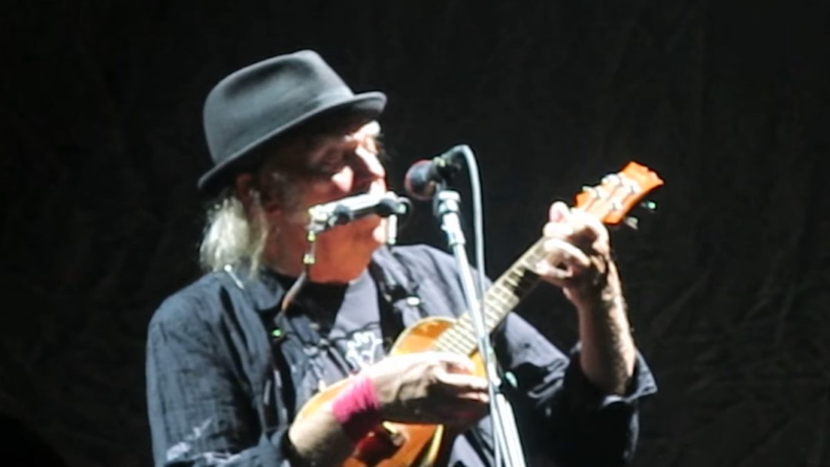 Neil Young Opens Solo Tour At The Fox Theatre In St. Louis