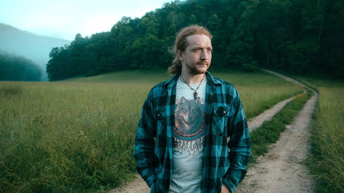 Tyler Childers Extends 2018 Fall Headlining Tour