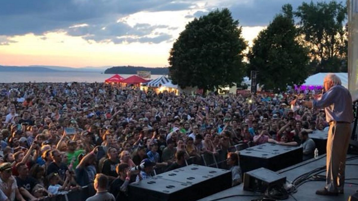 US Senator Bernie Sanders Introduces Twiddle At 2018 Tumble Down Festival