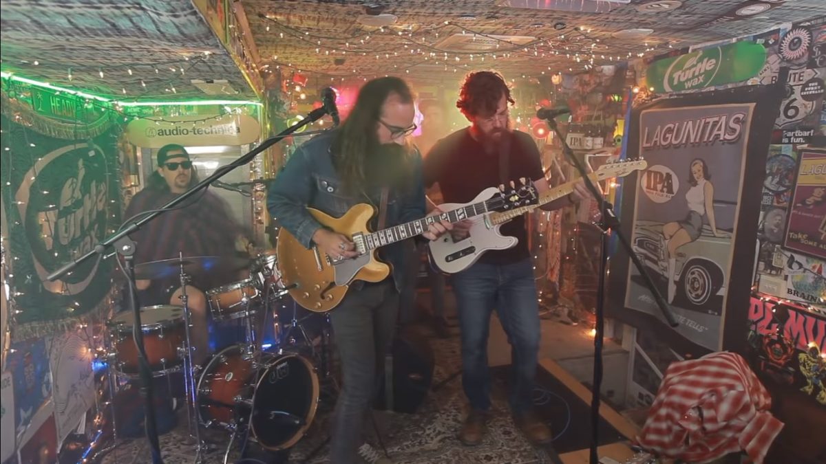 Cosmic Twang Plays For 'Jam In The Van'