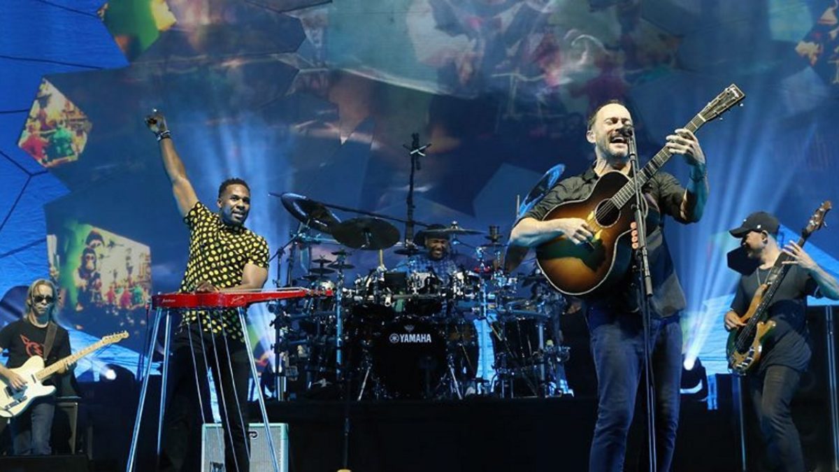 Dave Matthews Band Welcomes Robert Randolph In Holmdel