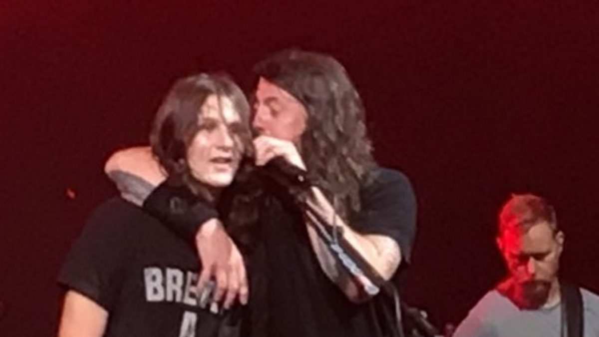 Foo Fighters Jam With Fan & Tease 'You Oughta Know' At Blossom Music Center