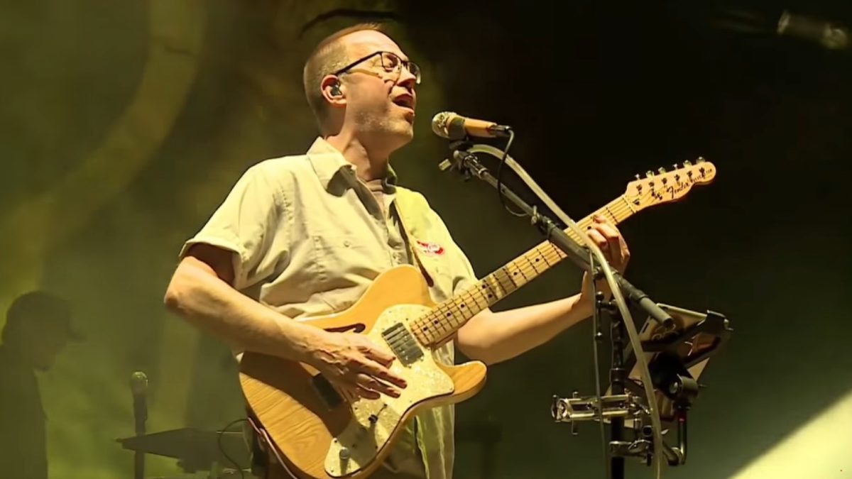 moe. Teams With Pigeons Playing Ping Pong Guitarists At Red Rocks