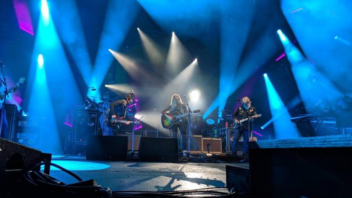 Sheryl Crow & Chris Robinson Guest With The String Cheese Incident In Telluride