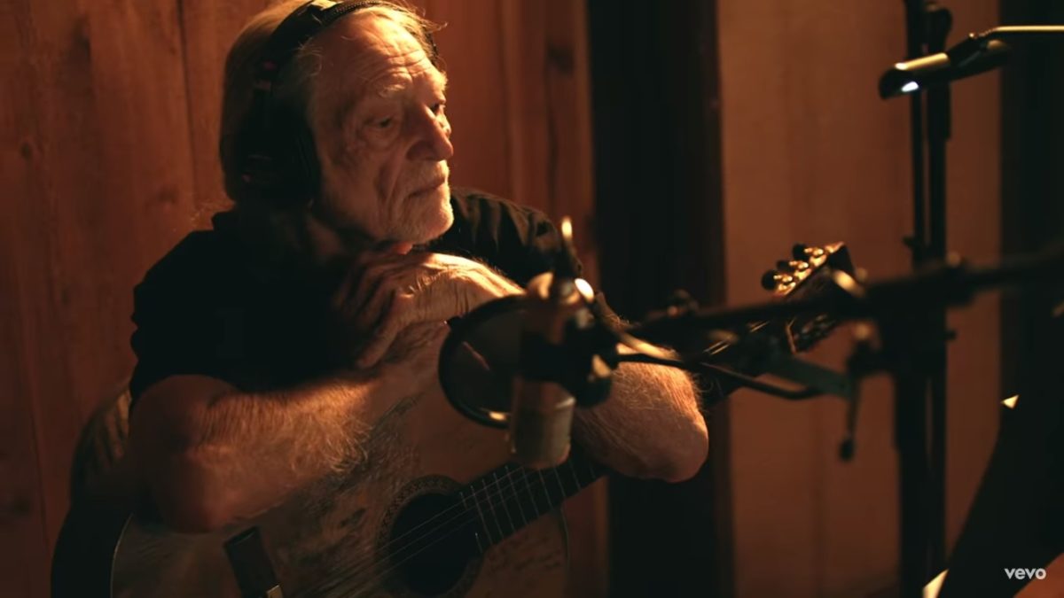 Willie Nelson Pays Tribute To Frank Sinatra On New Album 'My Way'