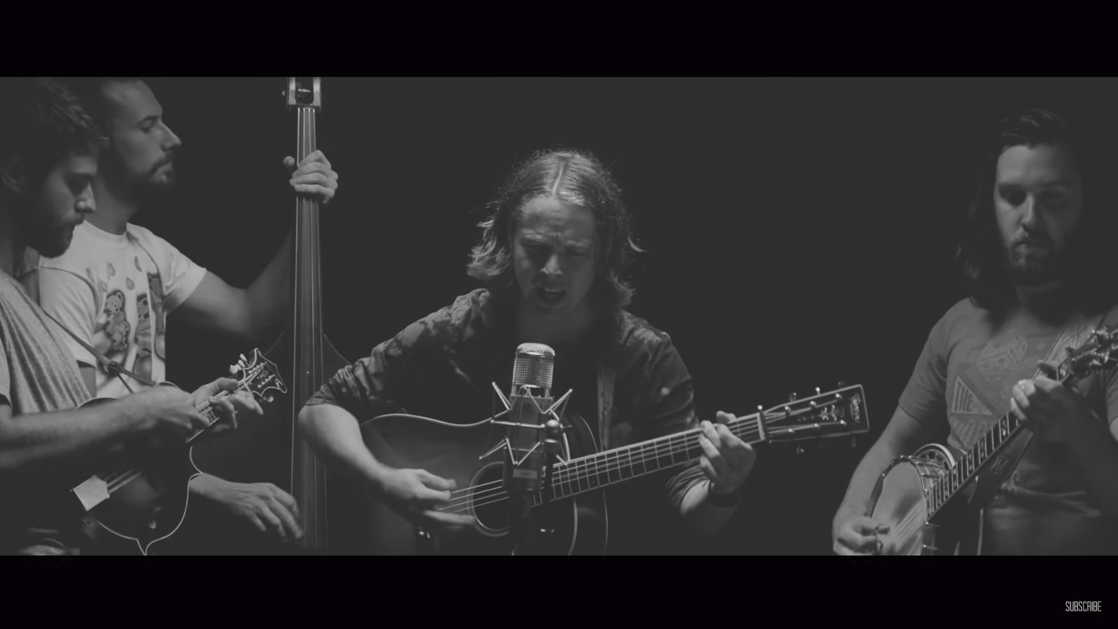 Billy Strings Performs 'Dust In A Baggie' For 'OurVinyl Sessions'